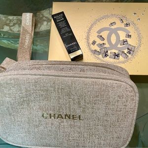 Chanel tweed makeup bag clutch